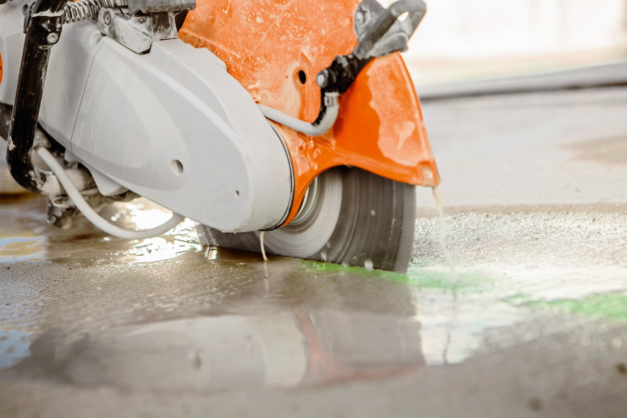 STIHL TS 440 cut-off machine with diamond cutting disc in operation