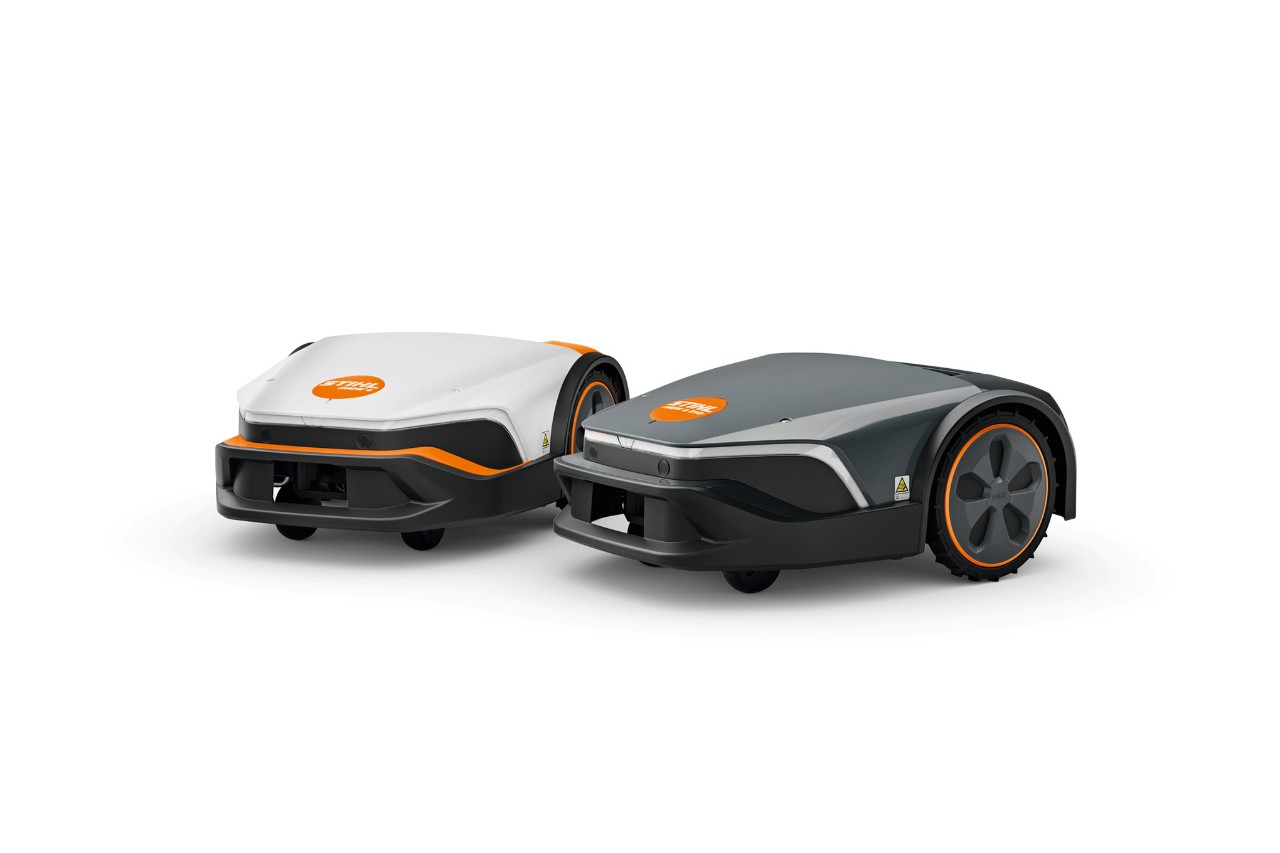 STIHL iMOW® and STIHL iMOW® EVO on a white background