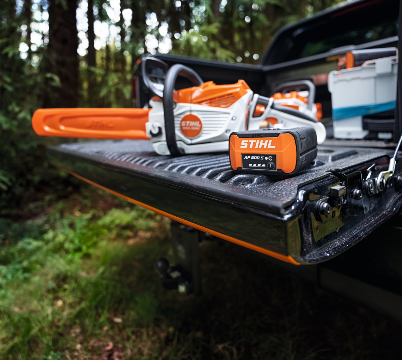 The STIHL AP 500 S lithium-ion battery and the STIHL MSA 300 battery-powered chainsaw
